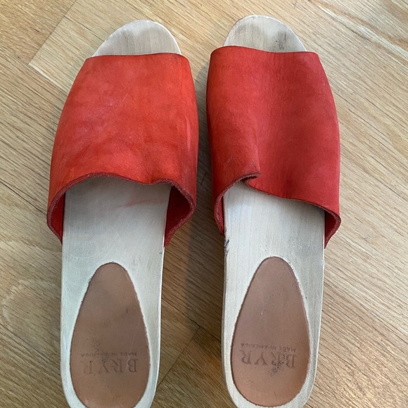 Bryr Jane Slide Red Clogs - Size 40 / US 9 - Picture 5 of 5